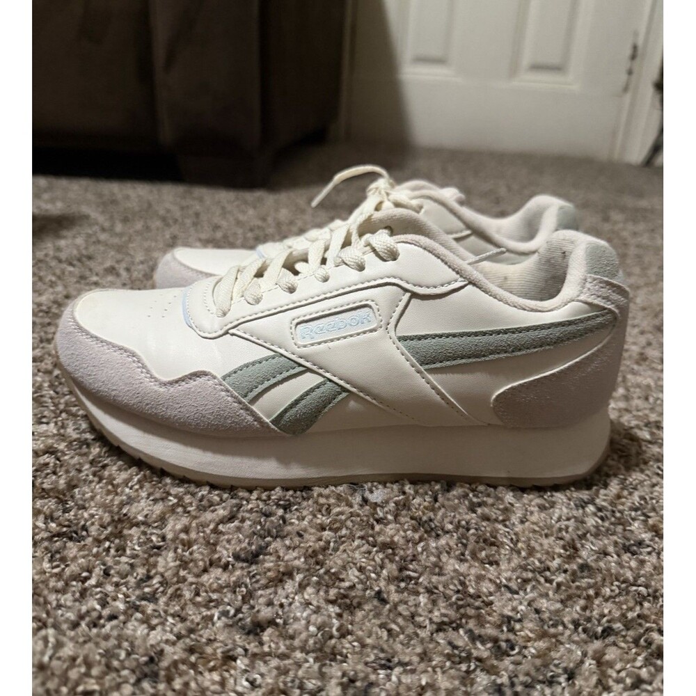 Reebok Classic Leather Sneakers Women’s Size 8 Ivory Sage Green Casual Shoes